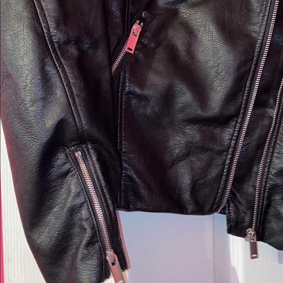Vegan leather motorcycke jacket - Picture 2 of 6